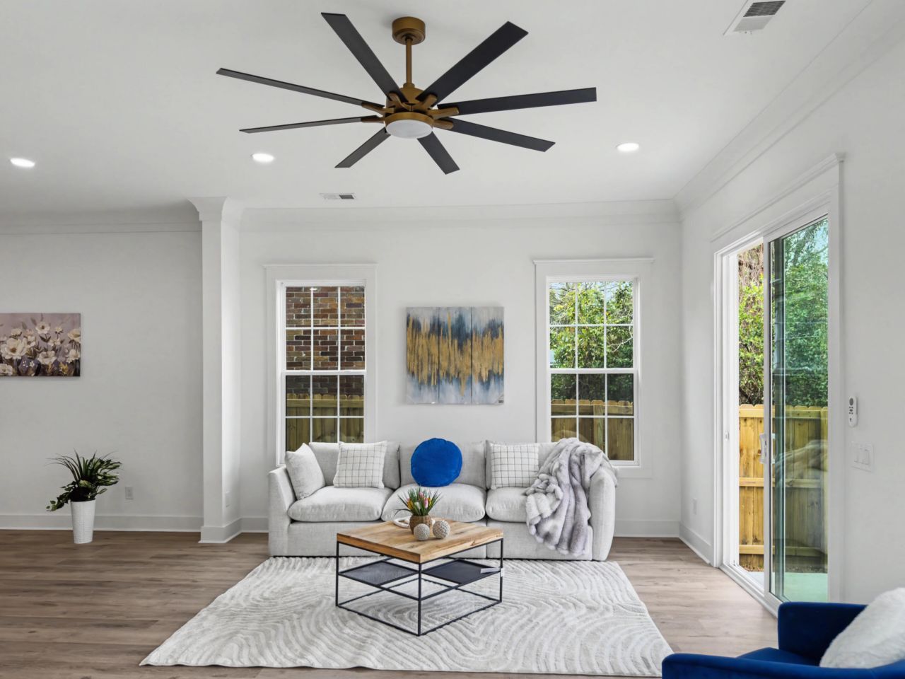 2032 Forest Avenue Photo 12