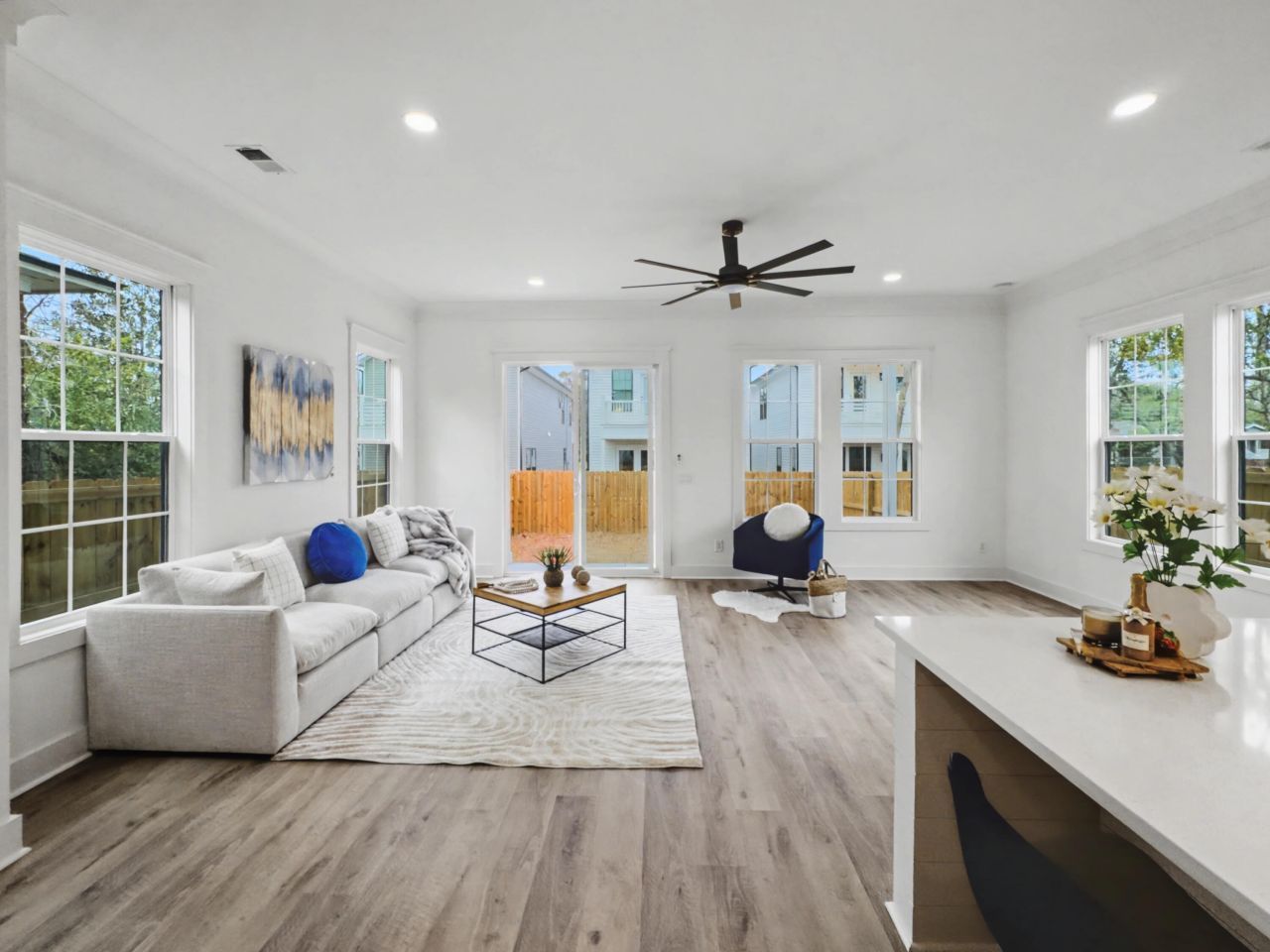 2032 Forest Avenue Photo 14