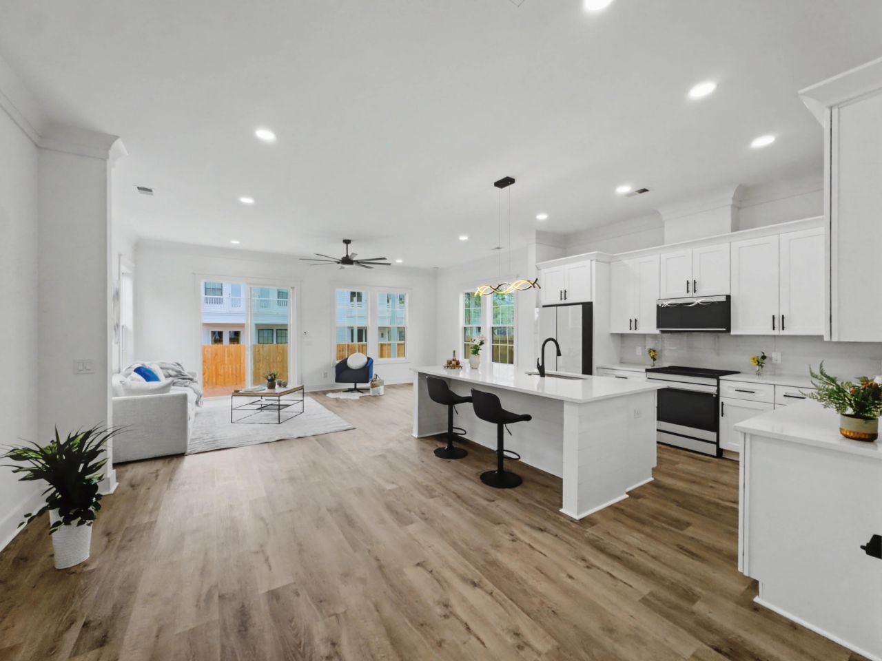 2032 Forest Avenue Photo 15