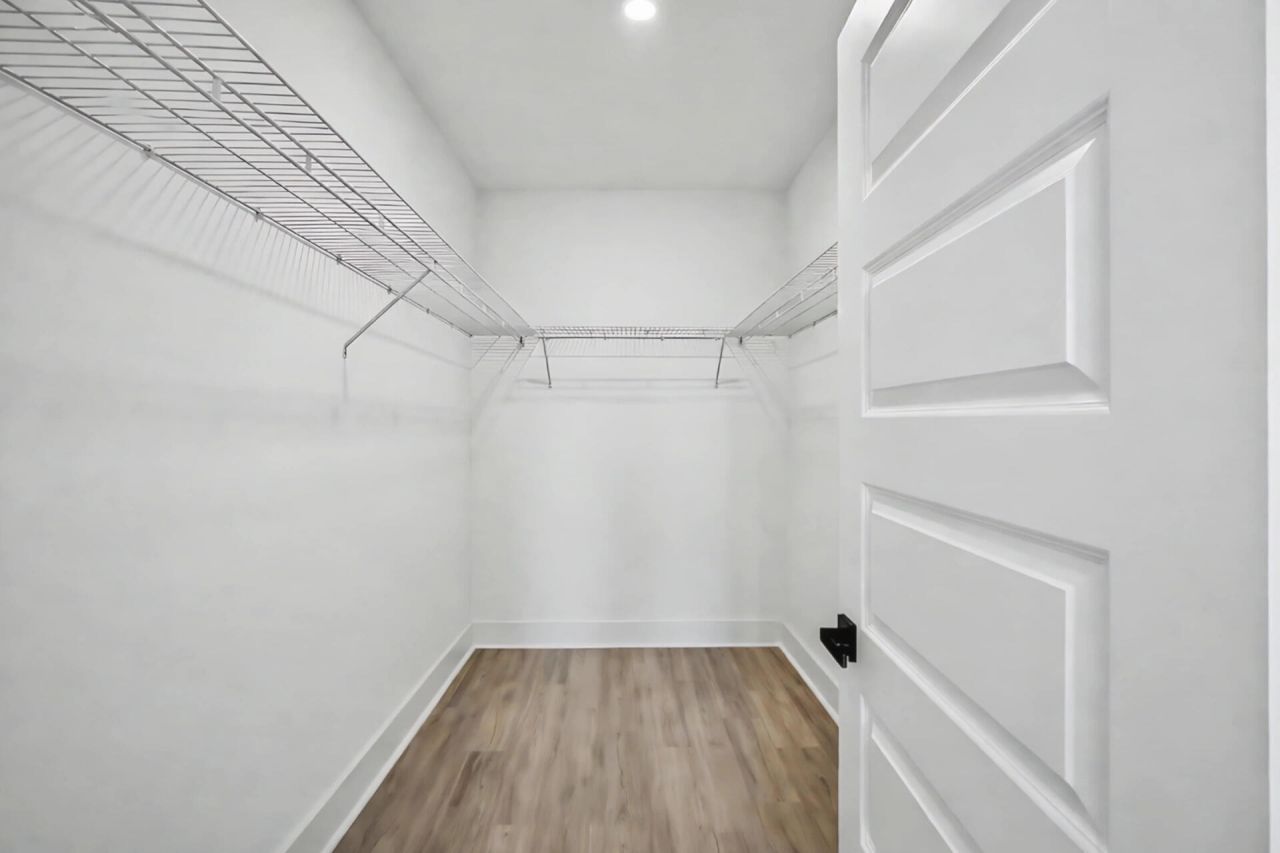 2032 Forest Avenue Photo 21