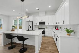 2032 Forest Avenue photo 4