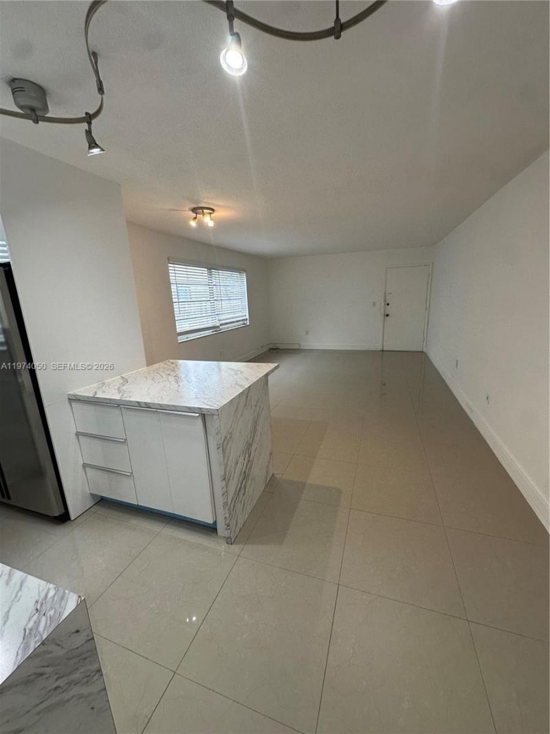 1120 102nd St, Unit 8, Bay Harbor Islands, FL 33154 Photo