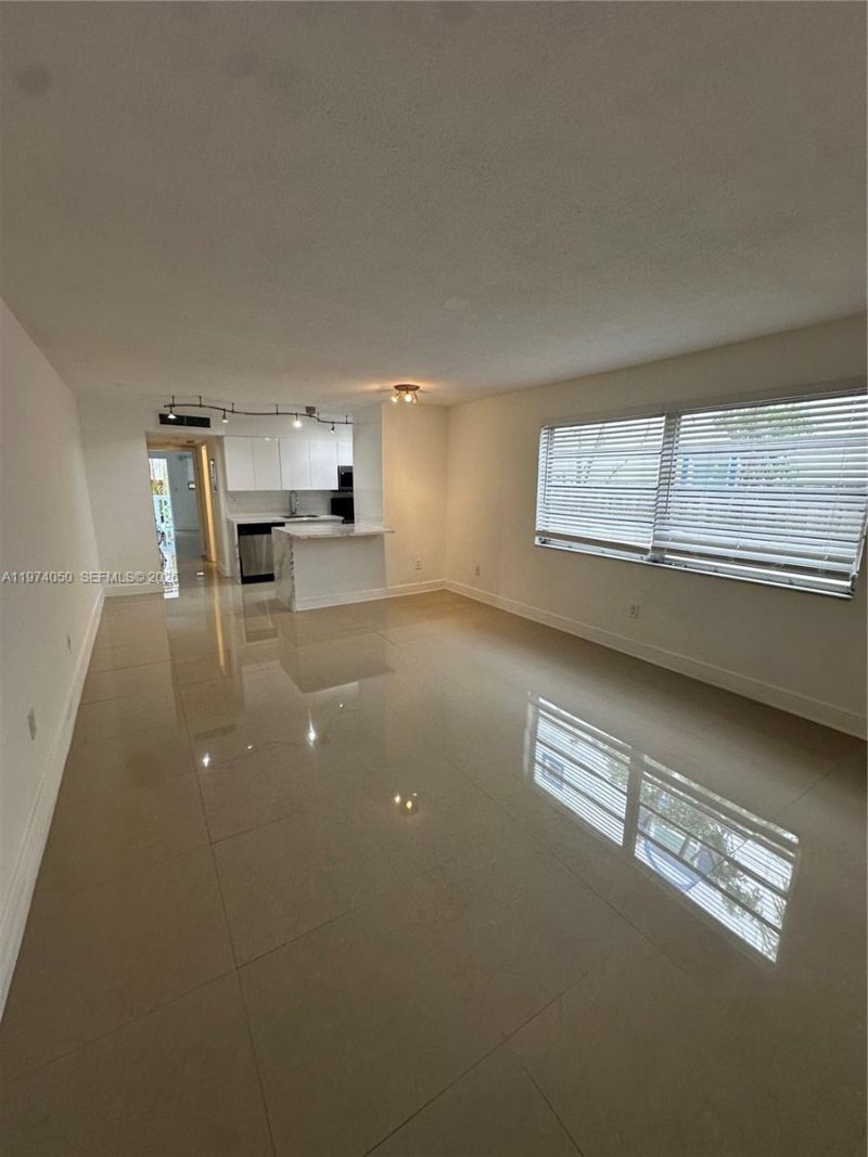 1120 102nd St, Unit 8, Bay Harbor Islands, FL 33154 Photo