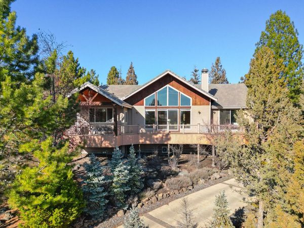 268 NW Scenic Heights Drive, Bend, OR 97703