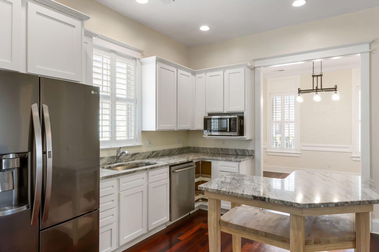 721 Hunt Club Run Photo 10