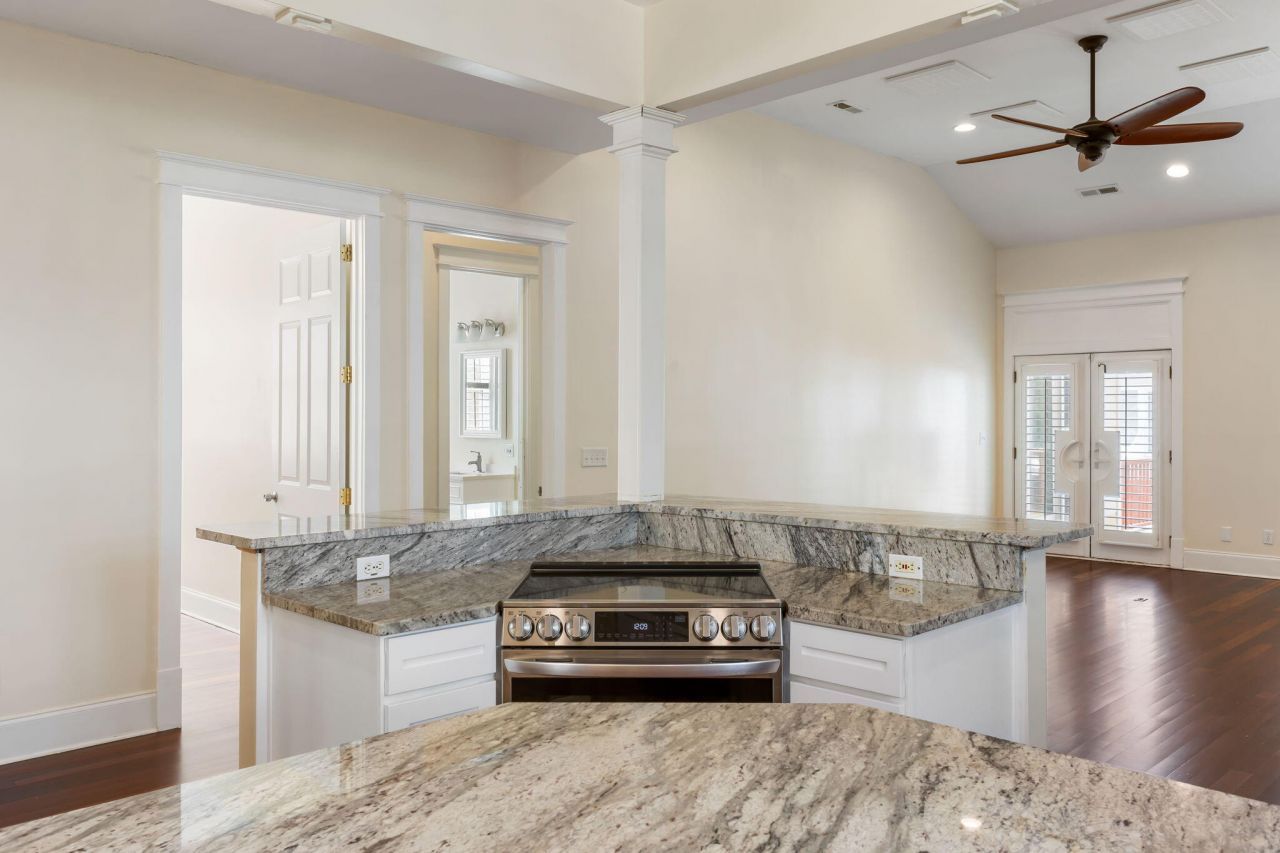 721 Hunt Club Run Photo 11