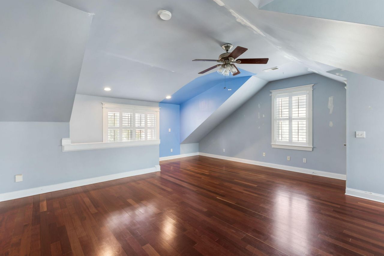 721 Hunt Club Run Photo 15