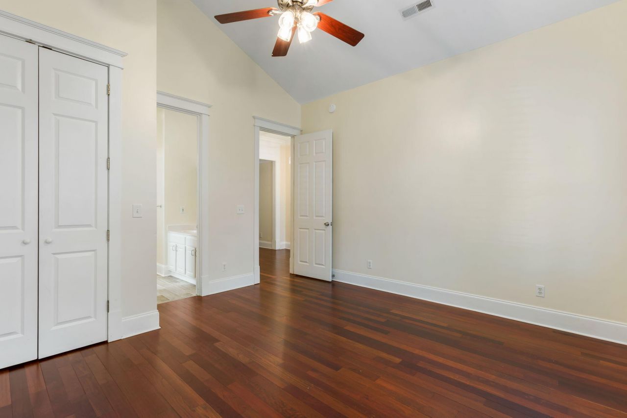 721 Hunt Club Run Photo 18