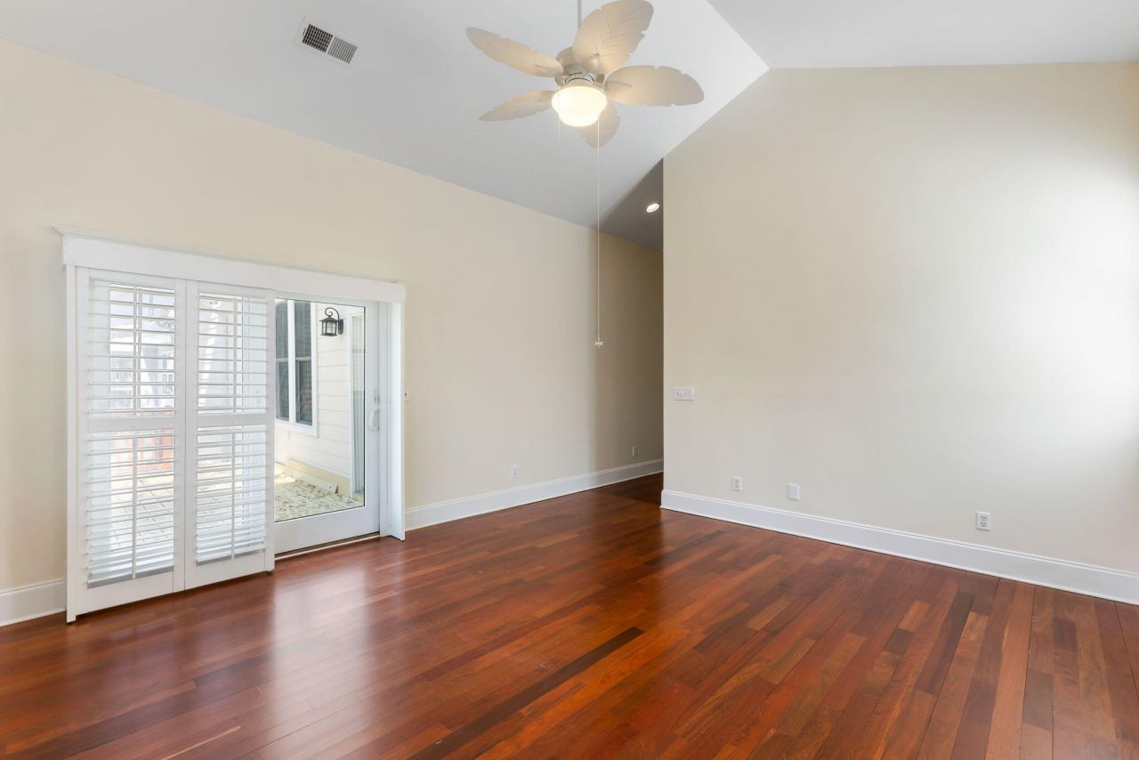 721 Hunt Club Run Photo 23