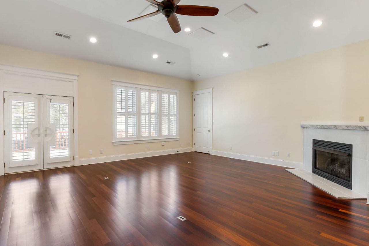 721 Hunt Club Run Photo 7