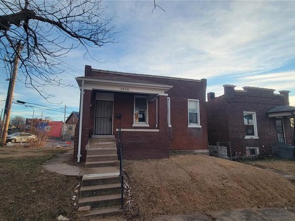 3926 Tholozan Avenue, St Louis, MO 63116
