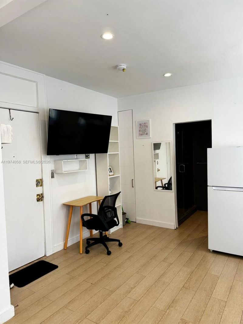 642 Michigan Ave , Unit 6, Miami Beach, FL 33139 Photo