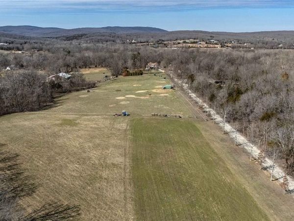 2783 Watson Road , Farmington, MO 63601