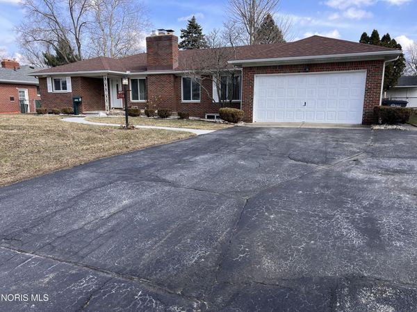 2904 Isha Laye Way, Toledo, OH 43606