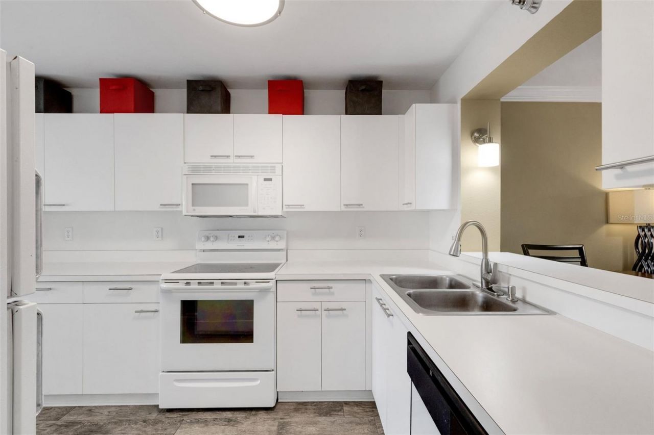 3980 Ironwood Circle, Unit 404, Bradenton, FL 34209 Photo