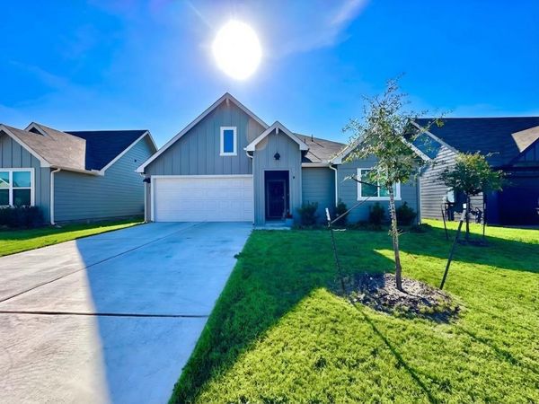 331 N Richland DR, Lockhart, TX 78644