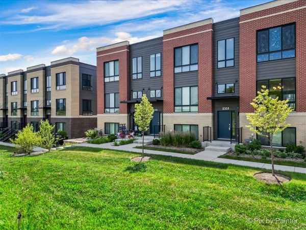 2333 Alumni Drive , Schaumburg, IL 60173