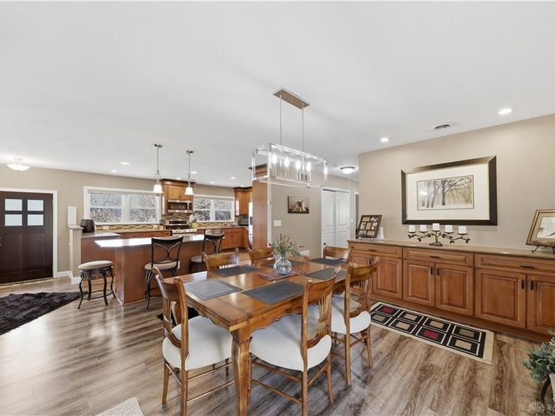 648 N Tanglewood Drive, Springfield, OH 45504 Photo 12