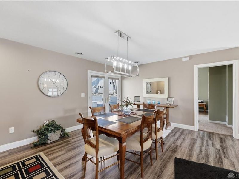 648 N Tanglewood Drive, Springfield, OH 45504 Photo 14