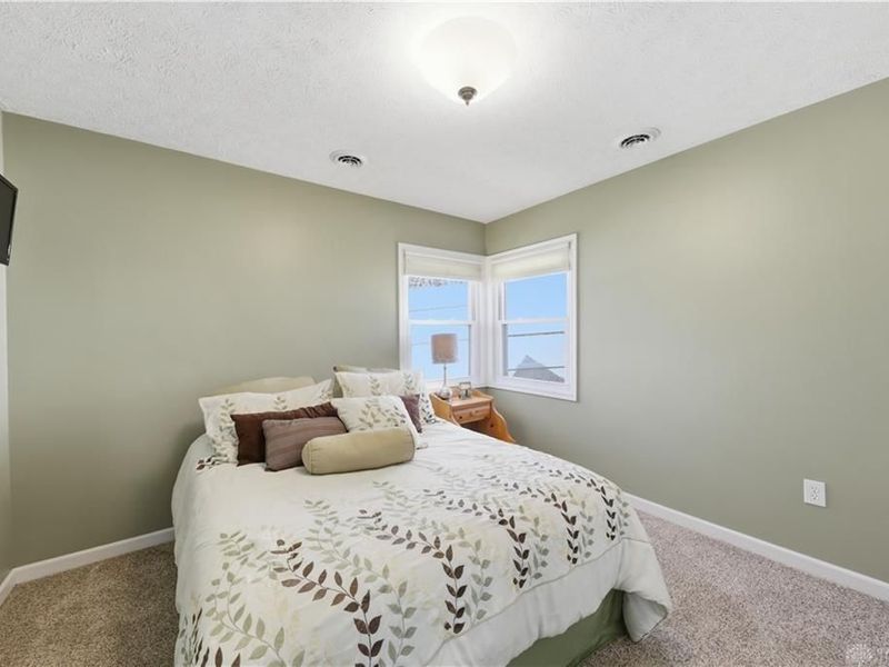 648 N Tanglewood Drive, Springfield, OH 45504 Photo 28