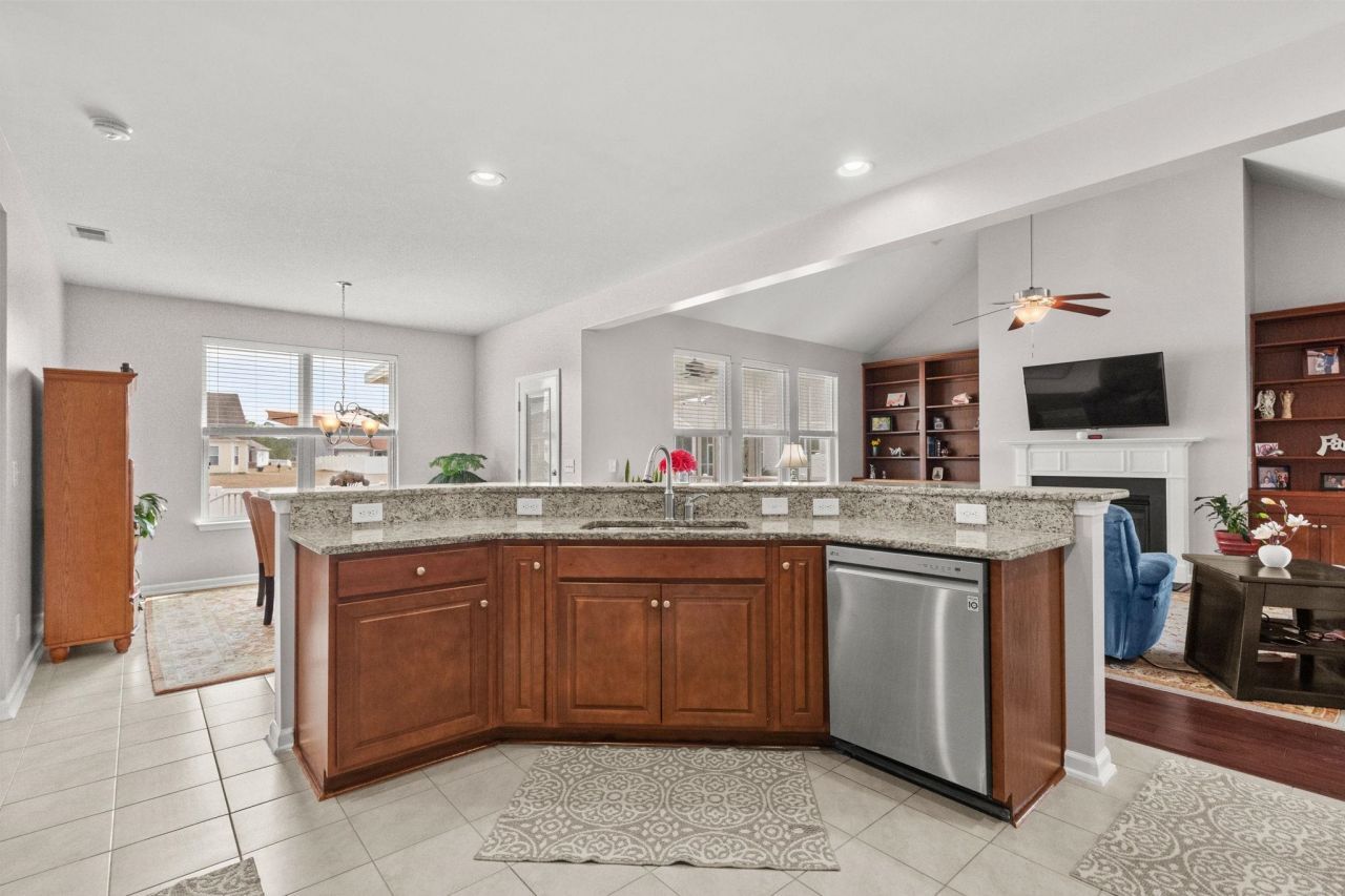 1236 Shiloh Loop Photo 32