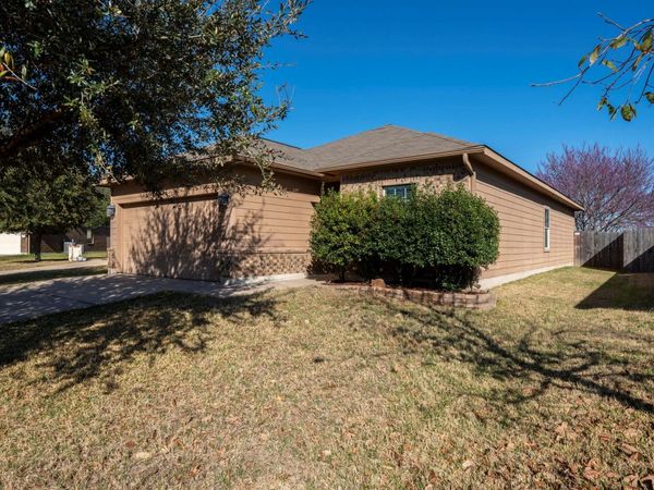238 Wells BND, Hutto, TX 78634