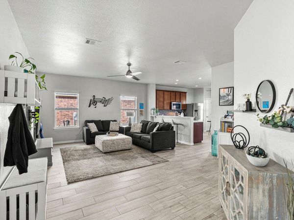238 Wells BND, Hutto, TX 78634