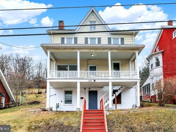 116 HANOVER STREET, GLEN ROCK, PA 17327
