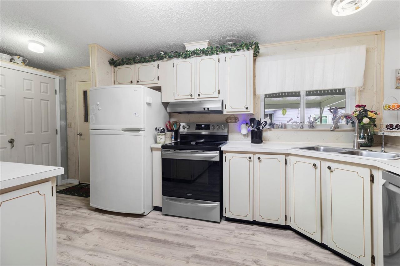 94 Meadow Circle, Ellenton, FL 34222 Photo