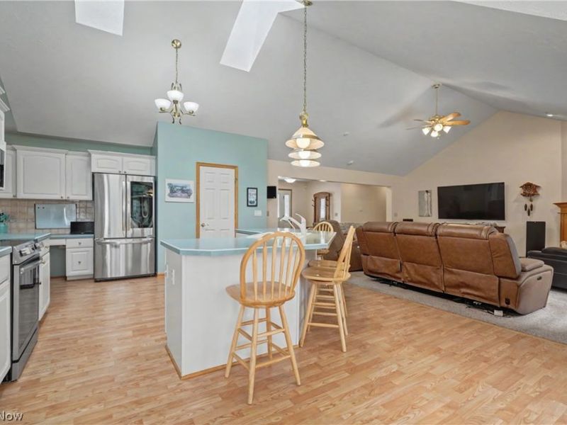 374 Spring Grove Drive, Tallmadge, OH 44278 Photo 10