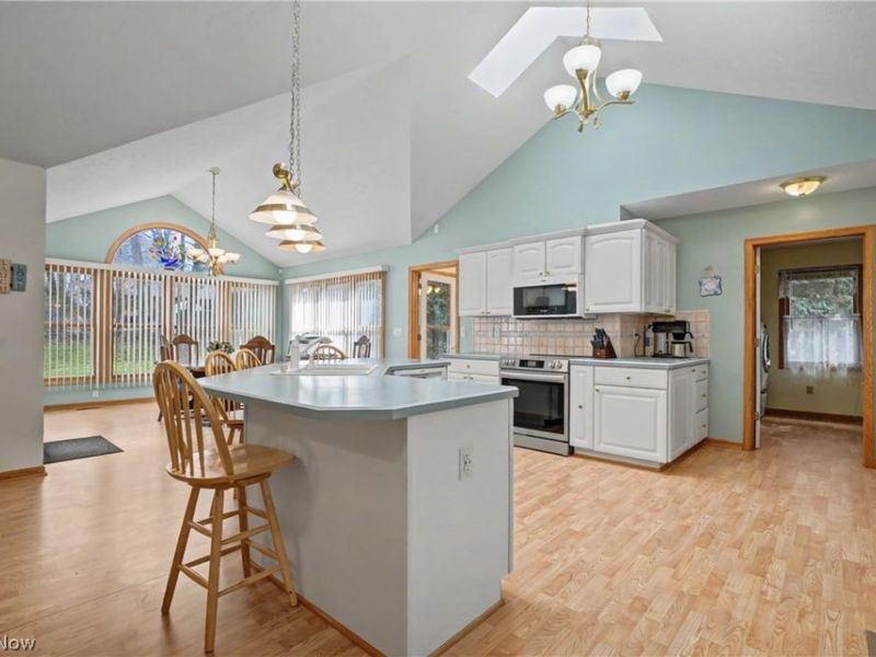 374 Spring Grove Drive, Tallmadge, OH 44278 Photo 13