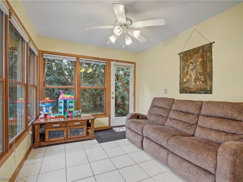 374 Spring Grove Drive, Tallmadge, OH 44278 Photo 16