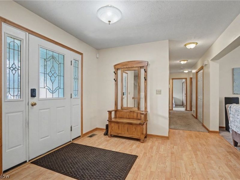 374 Spring Grove Drive, Tallmadge, OH 44278 Photo 2