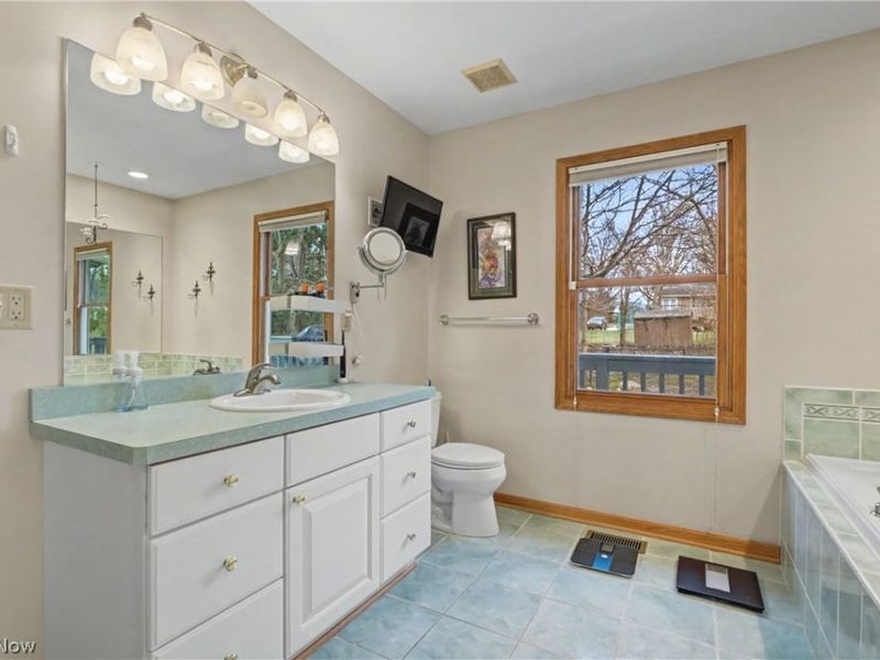 374 Spring Grove Drive, Tallmadge, OH 44278 Photo 22