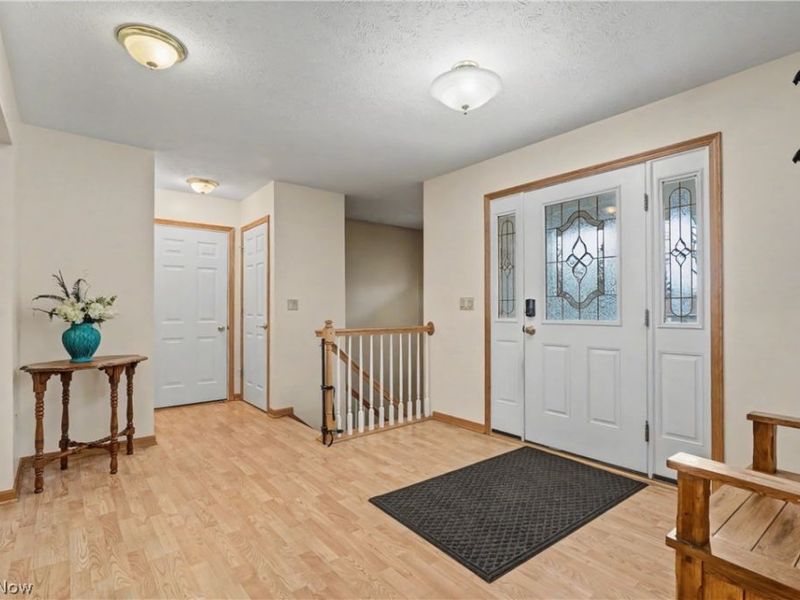 374 Spring Grove Drive, Tallmadge, OH 44278 Photo 3