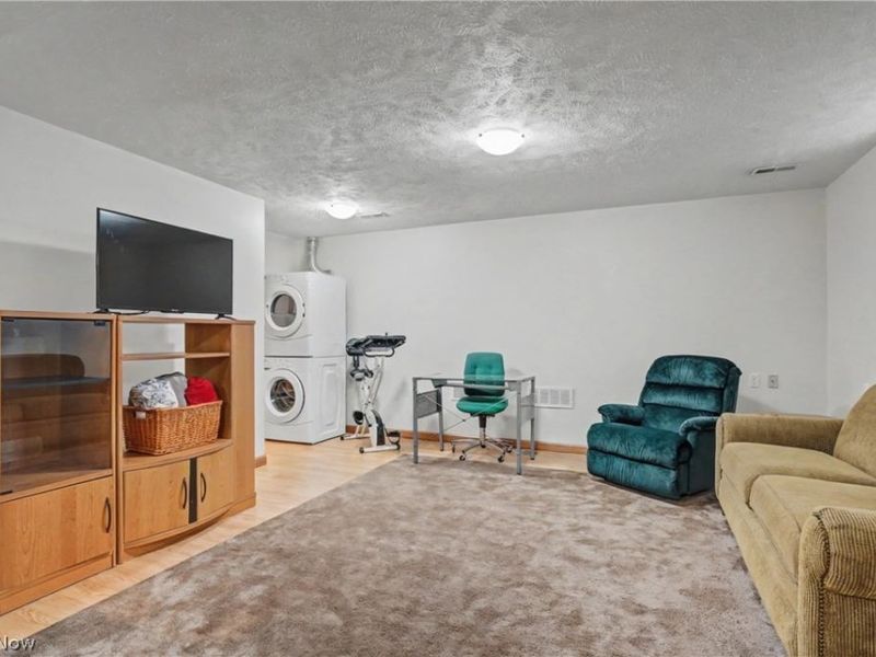 374 Spring Grove Drive, Tallmadge, OH 44278 Photo 31