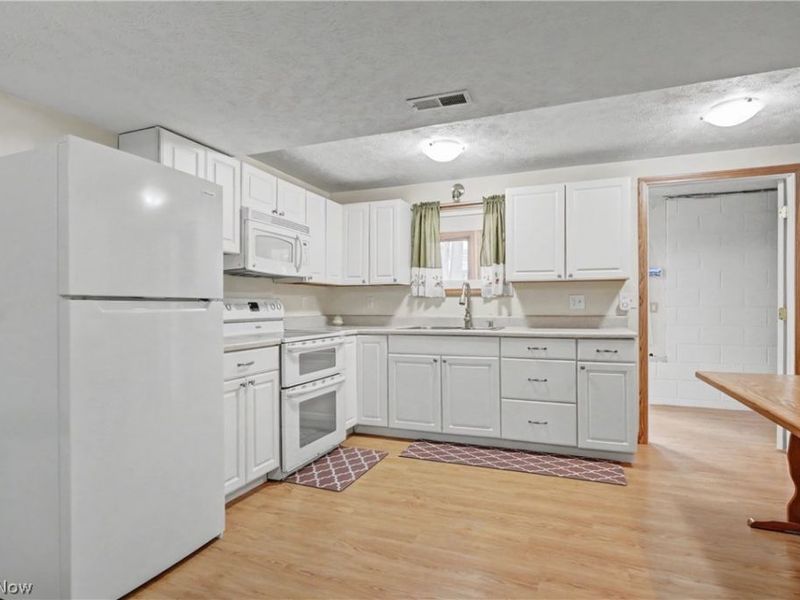 374 Spring Grove Drive, Tallmadge, OH 44278 Photo 33