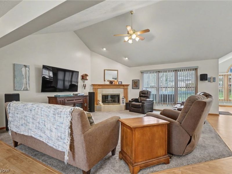 374 Spring Grove Drive, Tallmadge, OH 44278 Photo 5