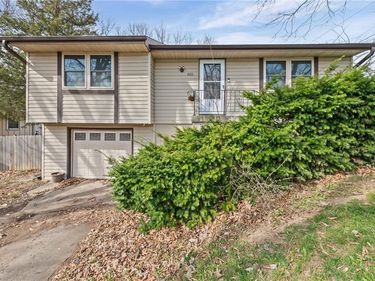 400 NW 78TH Terrace, Kansas City, MO 64118