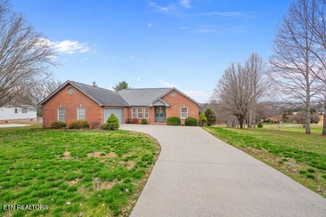 2411 Robin Ridge Drive, Maryville, TN 37801 Main Photo
