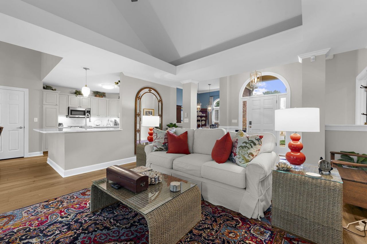 1380 Southlake Drive Photo 10