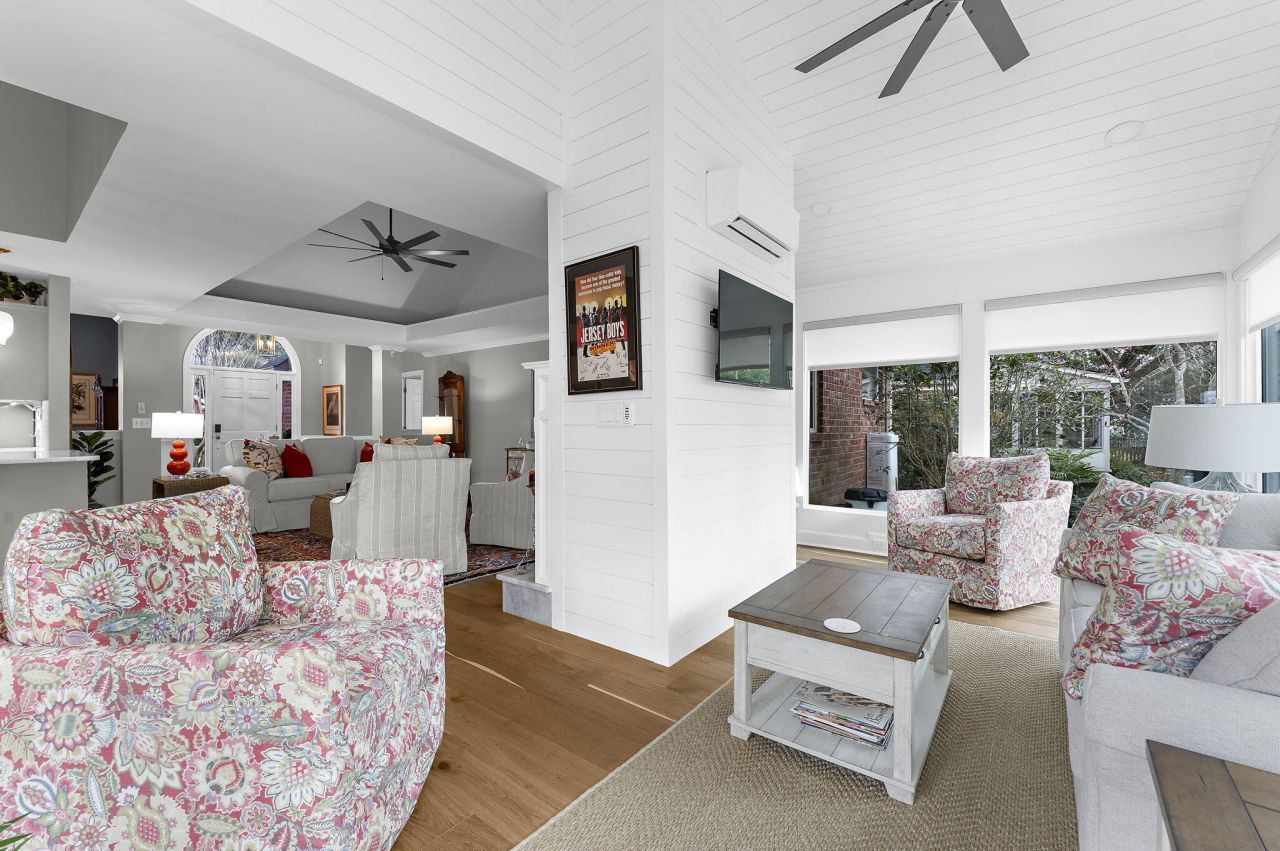 1380 Southlake Drive Photo 15