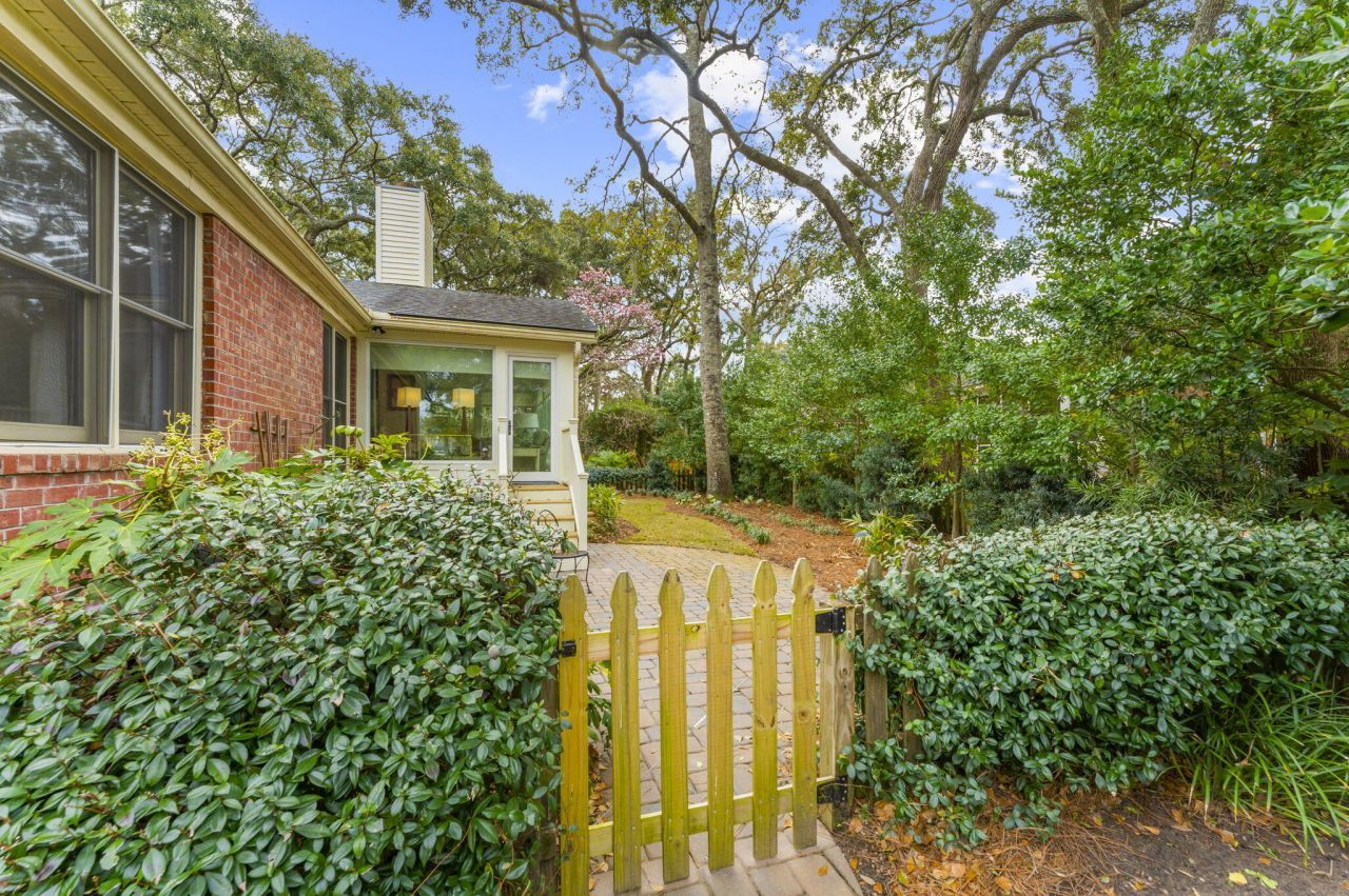 1380 Southlake Drive Photo 43