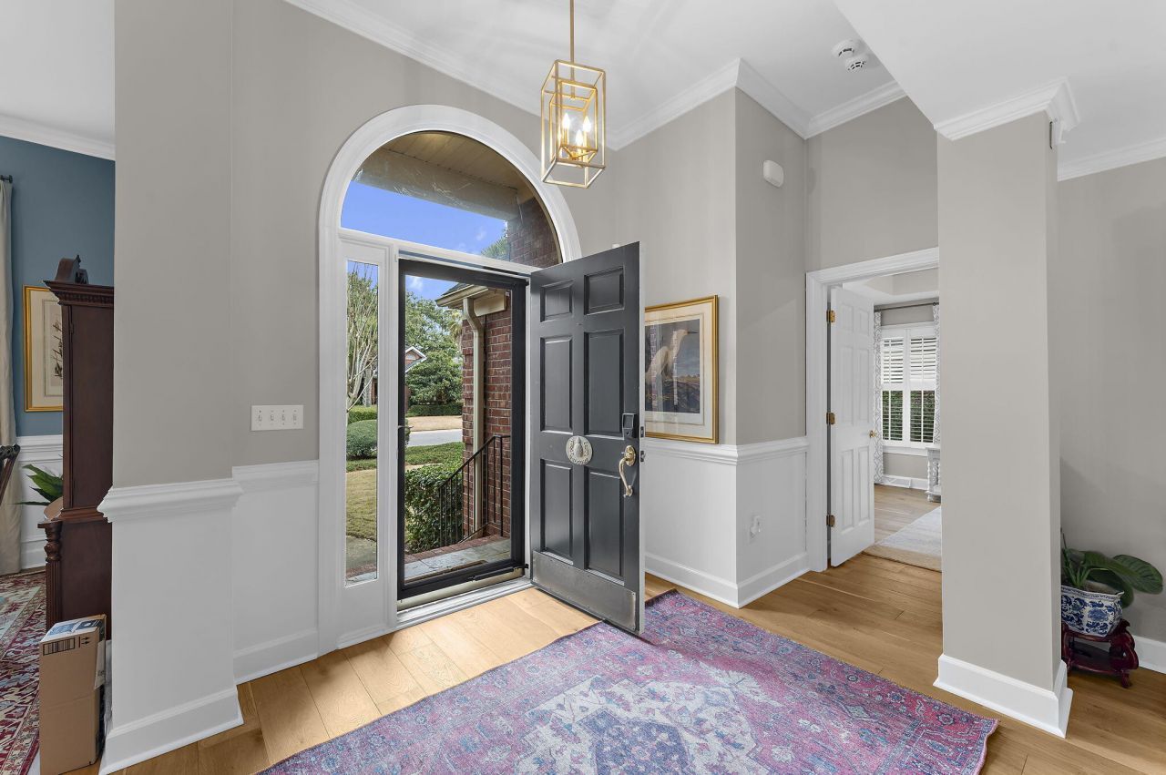 1380 Southlake Drive Photo 5