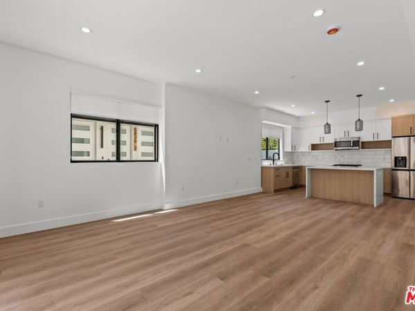 5841 Kester Avenue, Van Nuys, CA 91411