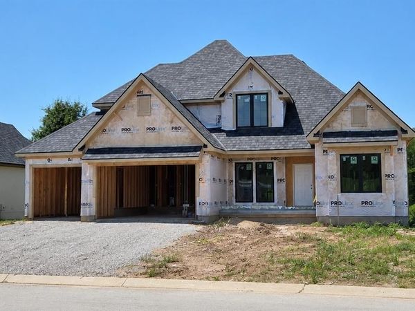 8740 N LEWIS Avenue, Kansas City, MO 64157