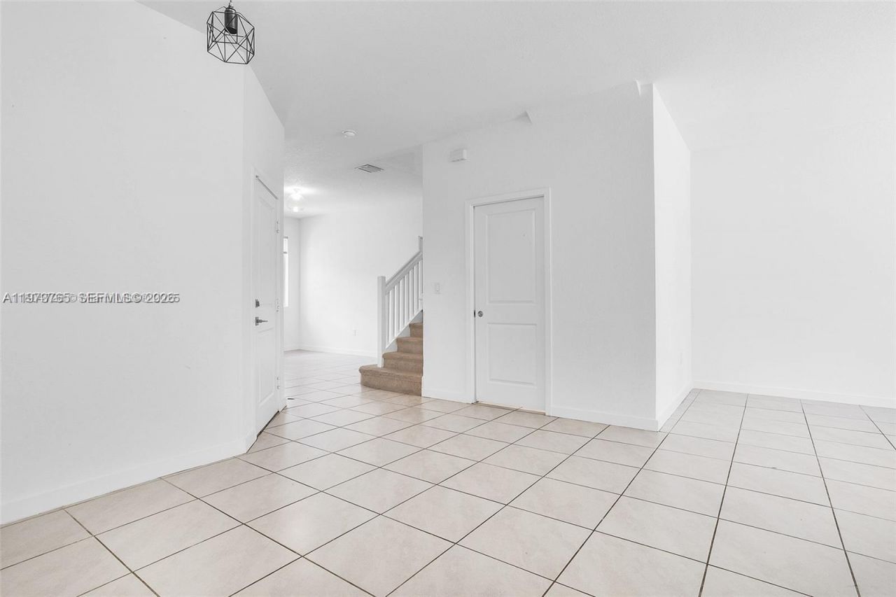 1363 NW 208th Ter, Miami Gardens, FL 33169 Photo