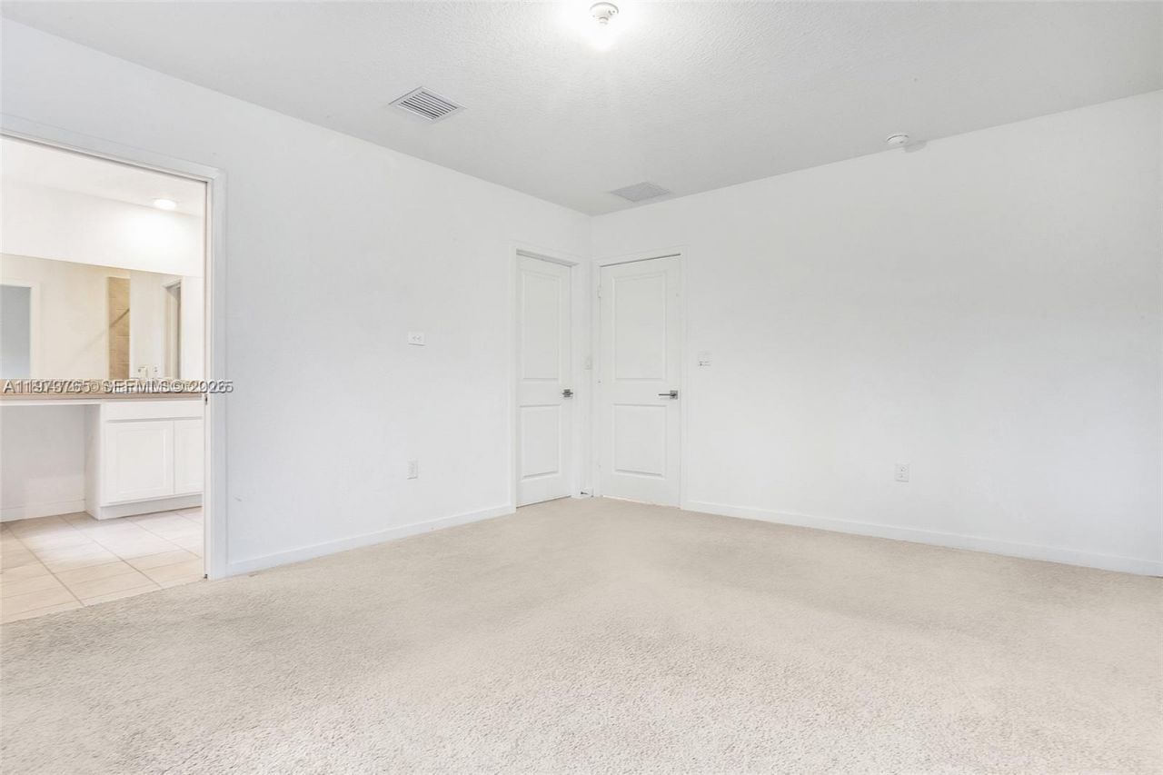 1363 NW 208th Ter, Miami Gardens, FL 33169 Photo