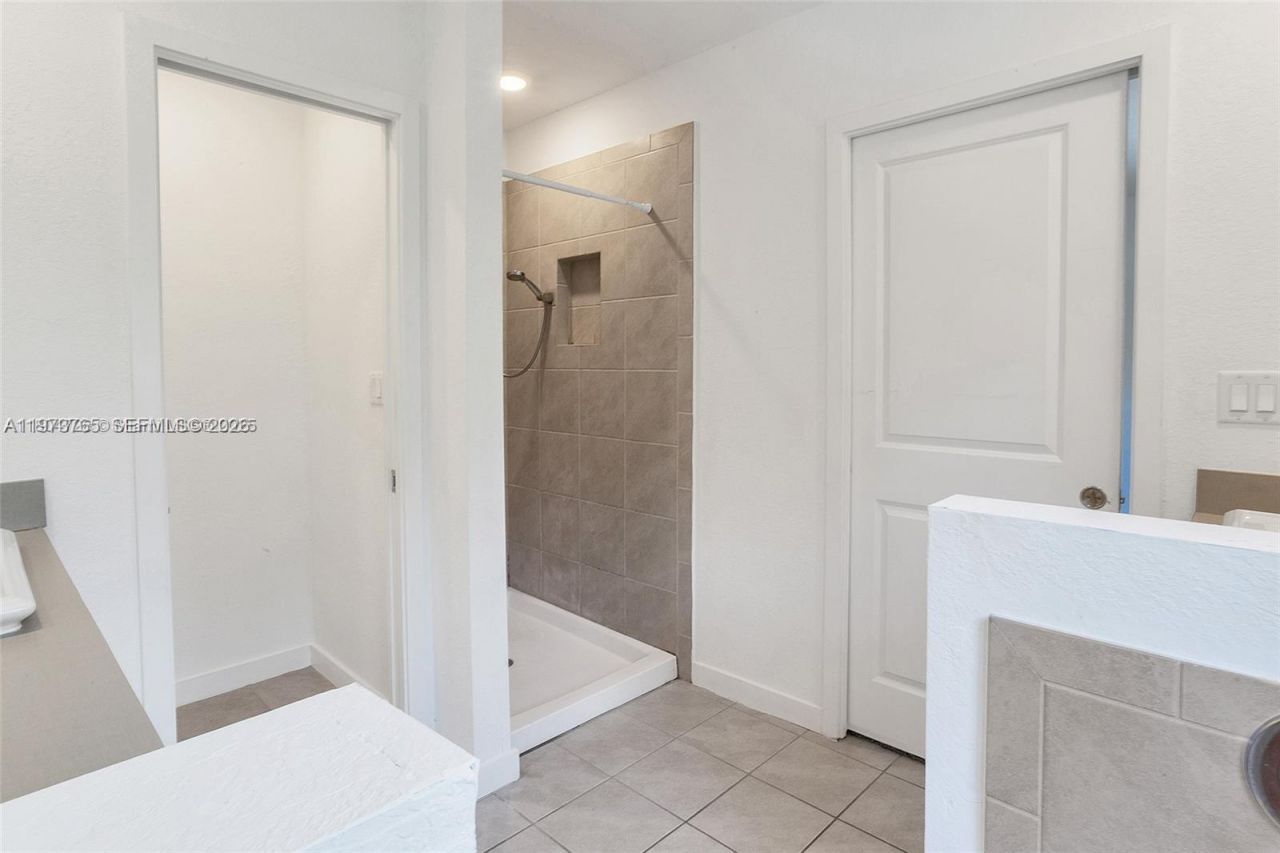 1363 NW 208th Ter, Miami Gardens, FL 33169 Photo