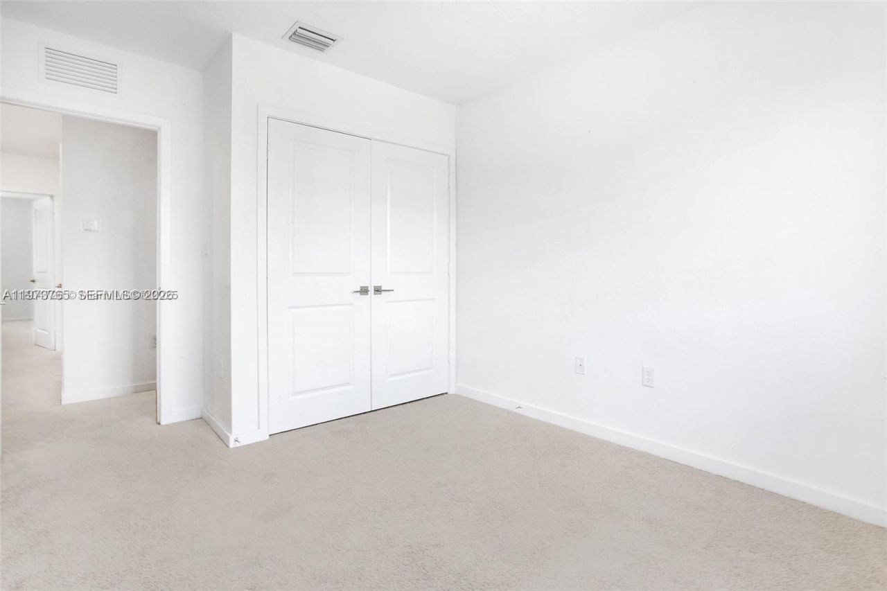 1363 NW 208th Ter, Miami Gardens, FL 33169 Photo